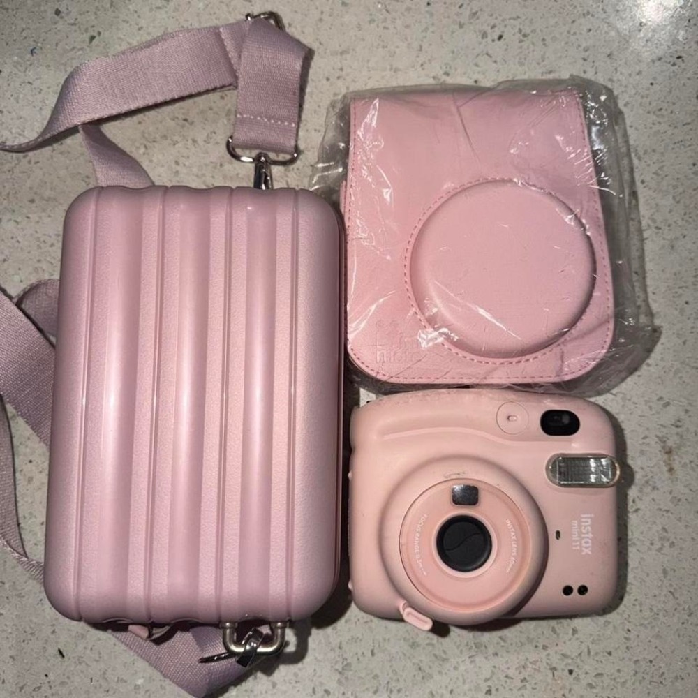 Pink Instax Mini 9 camera with 2‎ case and strap no battery cover